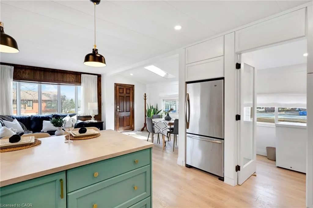 28 Macpherson Crescent