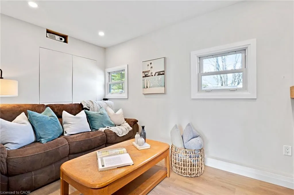 28 Macpherson Crescent