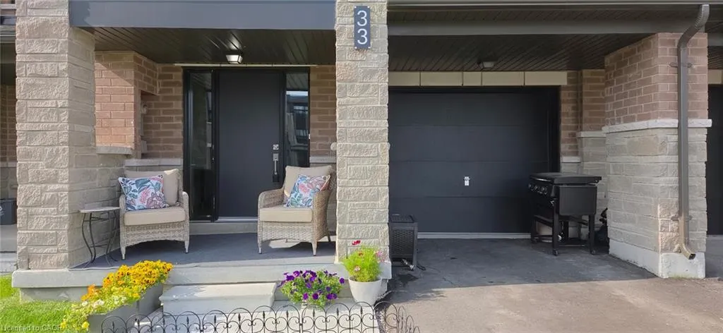 33 Red Maple Lane