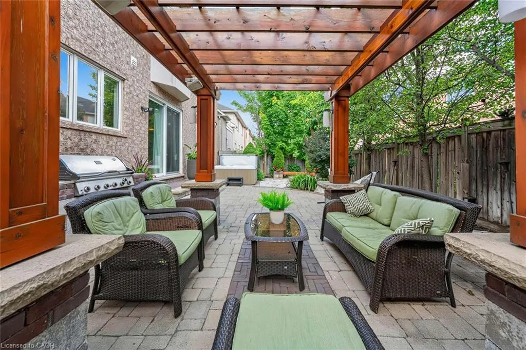 729 Boughton Crescent