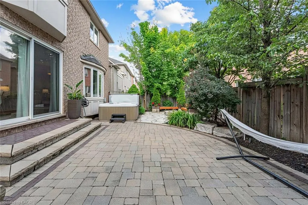 729 Boughton Crescent