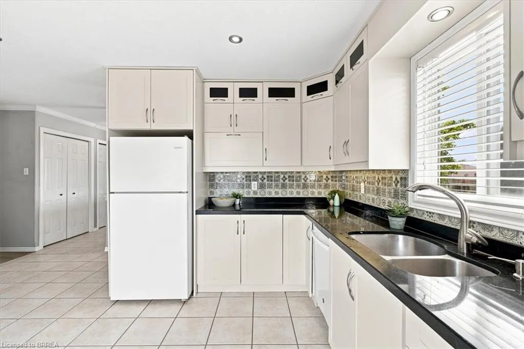 2 Dunton Lane