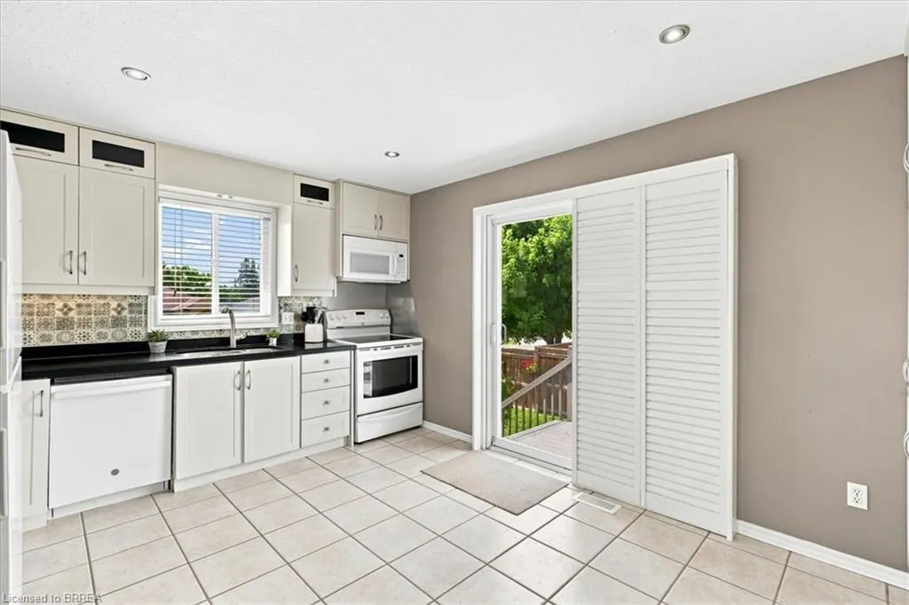 2 Dunton Lane