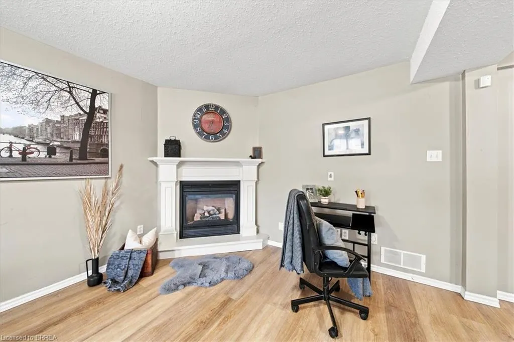 2 Dunton Lane