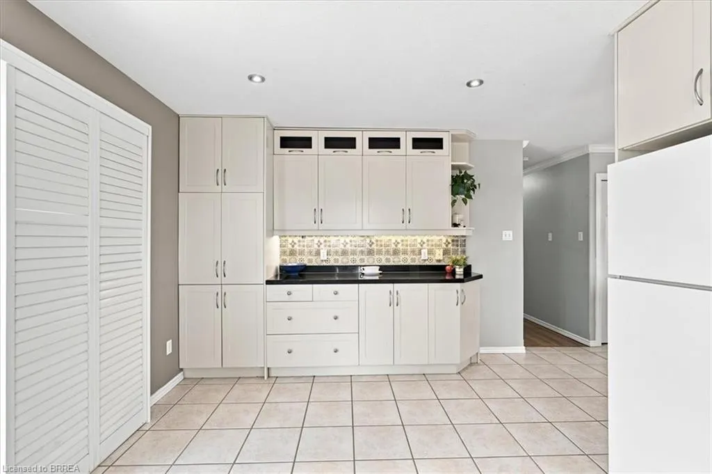 2 Dunton Lane