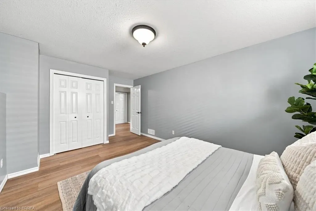 2 Dunton Lane