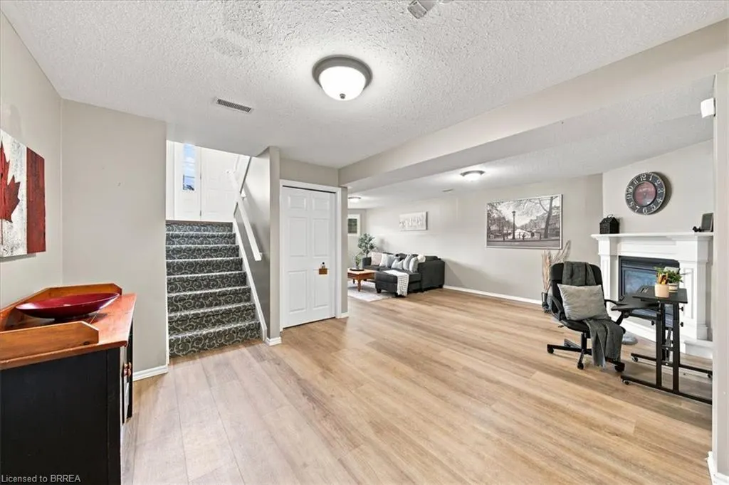 2 Dunton Lane