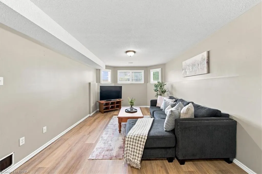 2 Dunton Lane