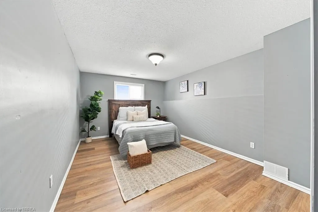 2 Dunton Lane