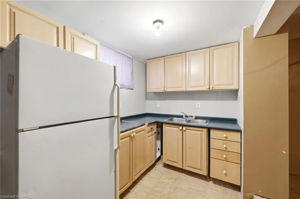 1 Mccuaig Court