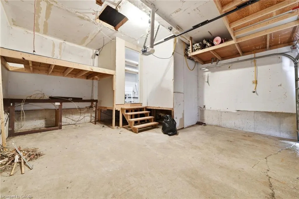 1 Mccuaig Court