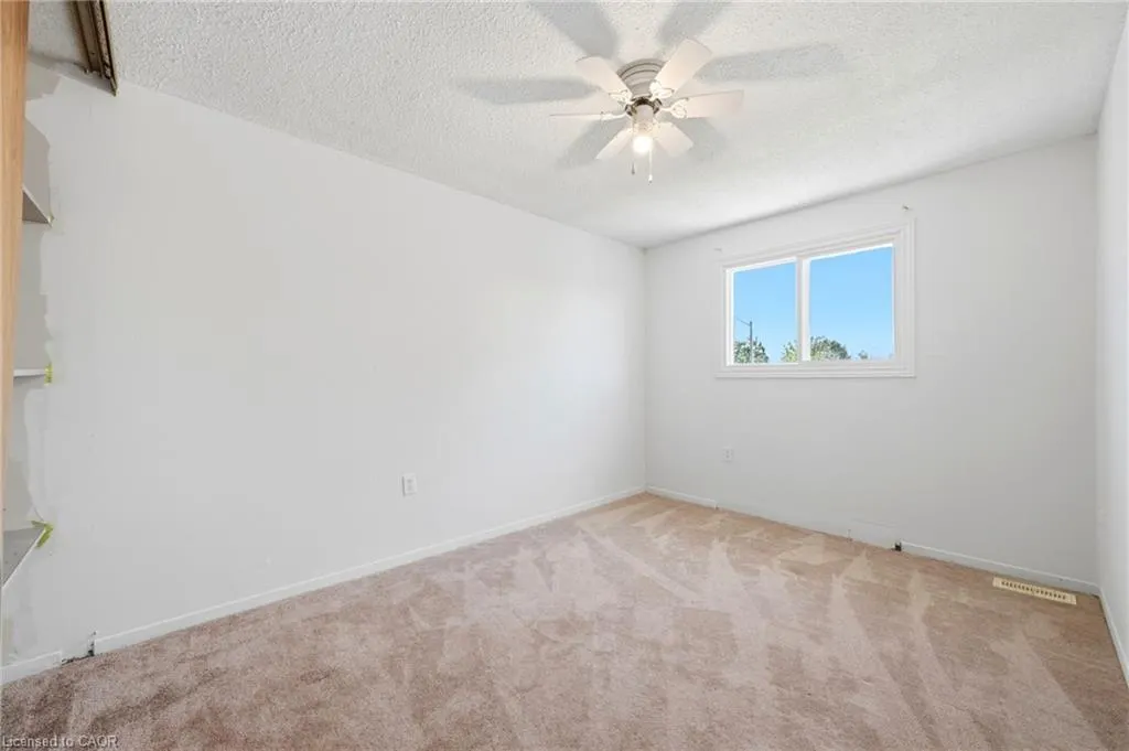 1 Mccuaig Court