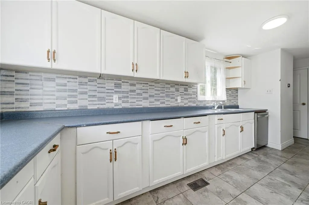 1 Mccuaig Court