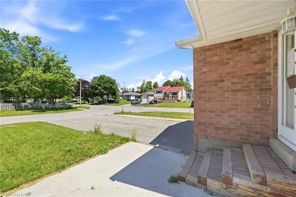 1 Mccuaig Court