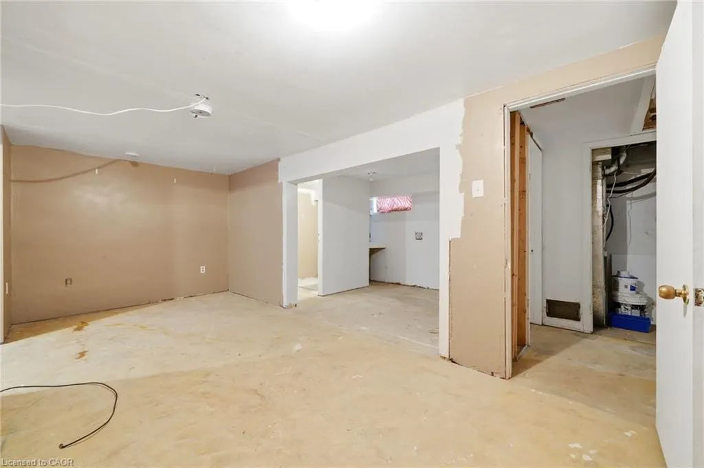 1 Mccuaig Court