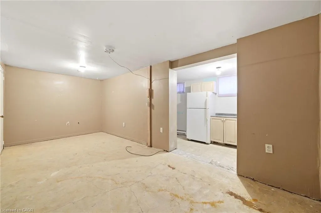 1 Mccuaig Court