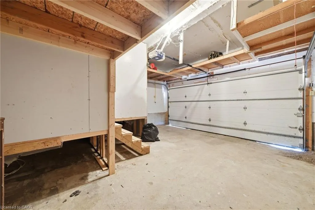 1 Mccuaig Court