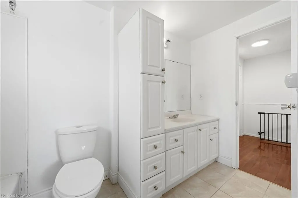 1 Mccuaig Court