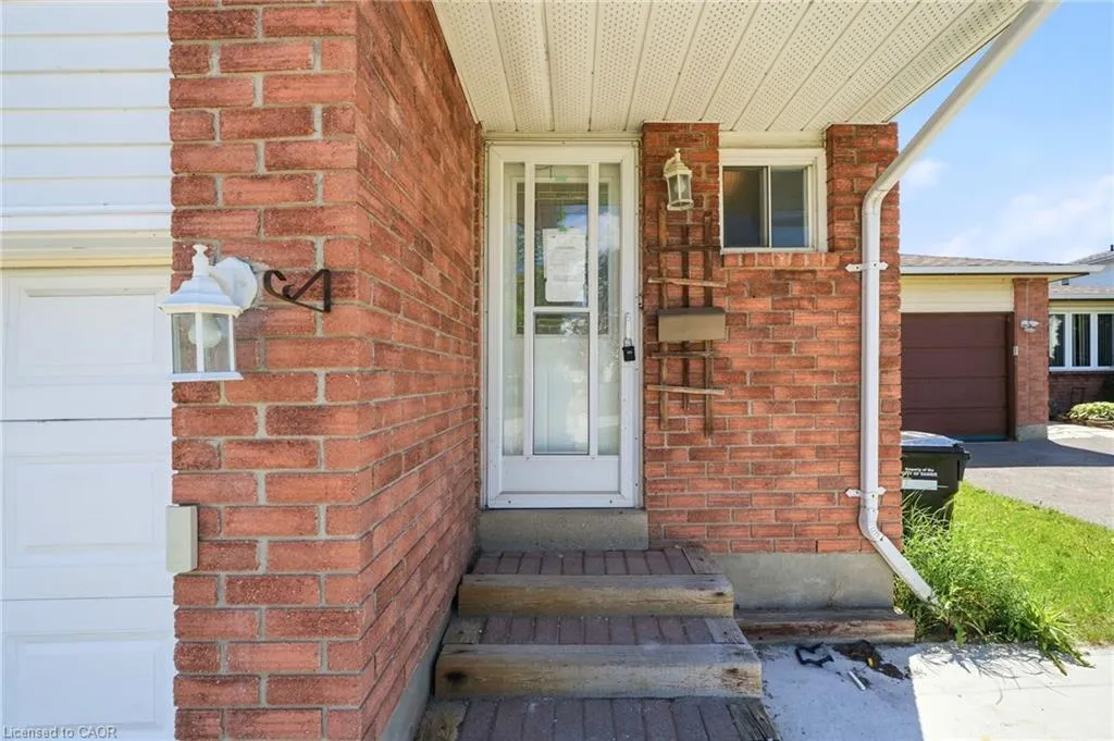 1 Mccuaig Court