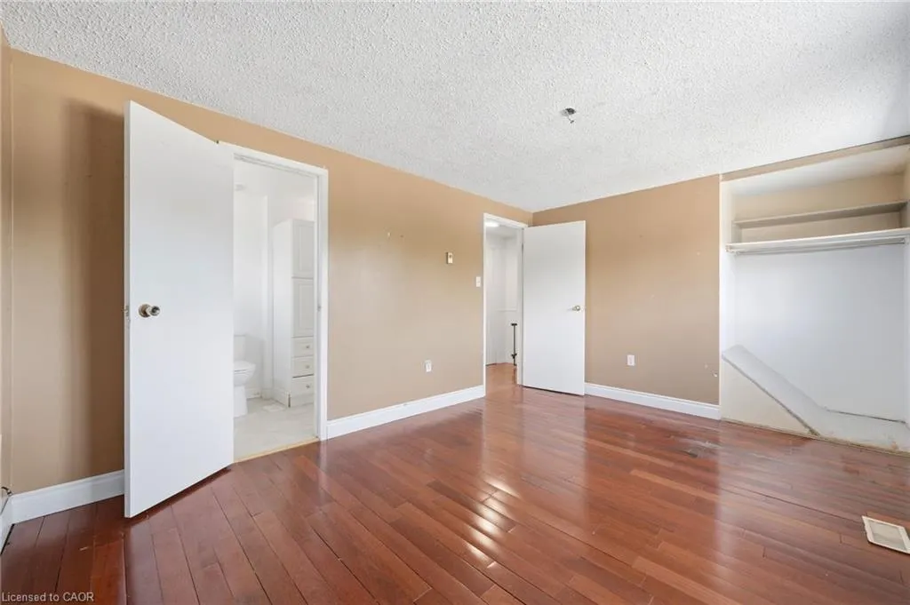1 Mccuaig Court