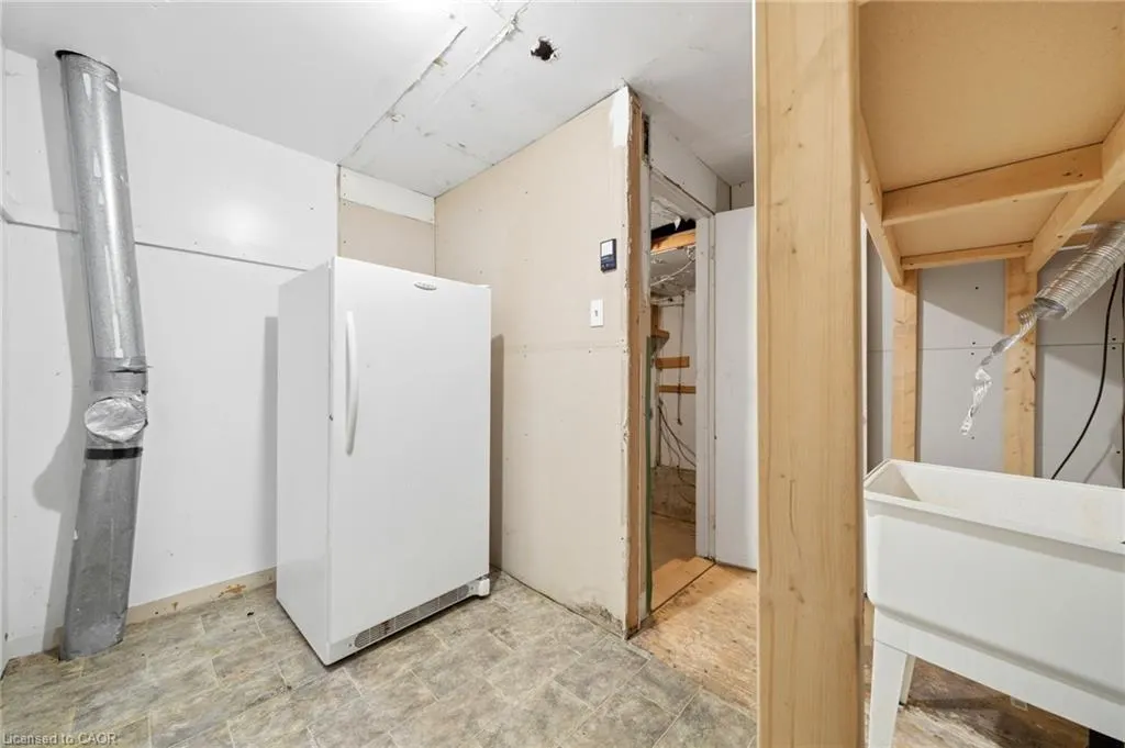 1 Mccuaig Court