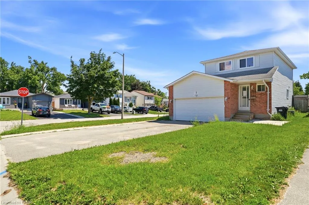 1 Mccuaig Court