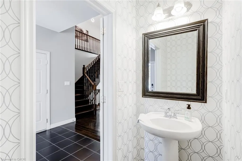7 Kinsman Drive