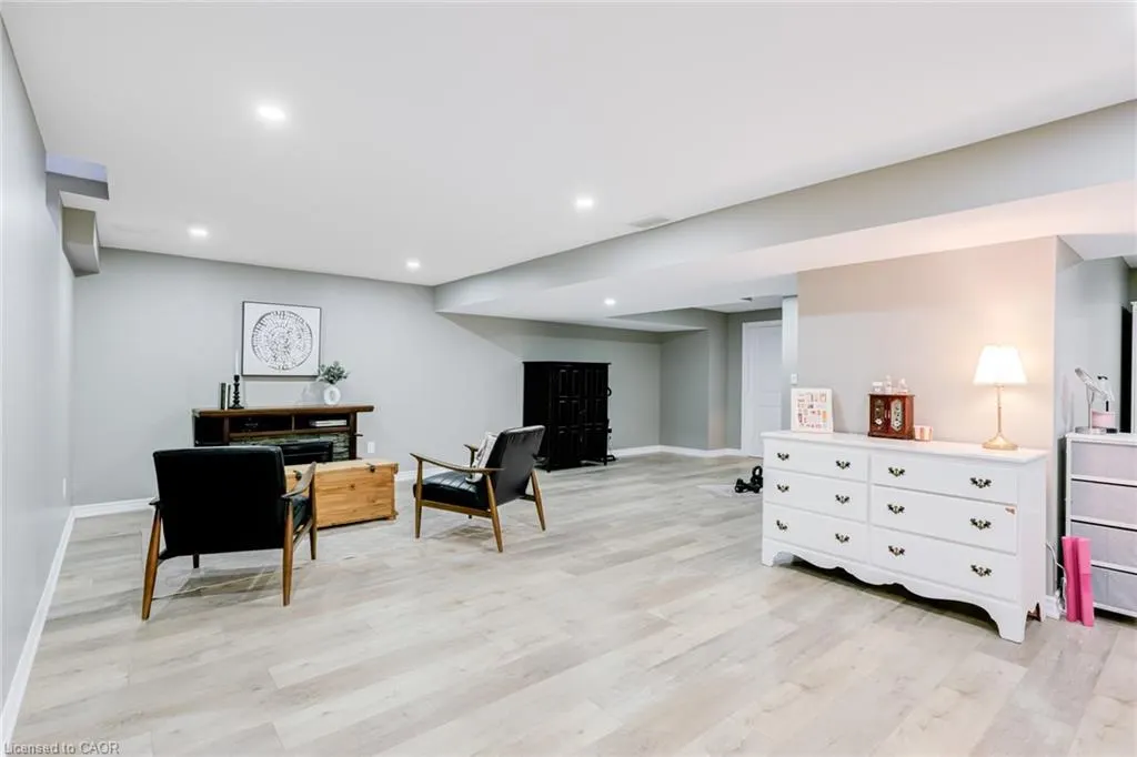 7 Kinsman Drive