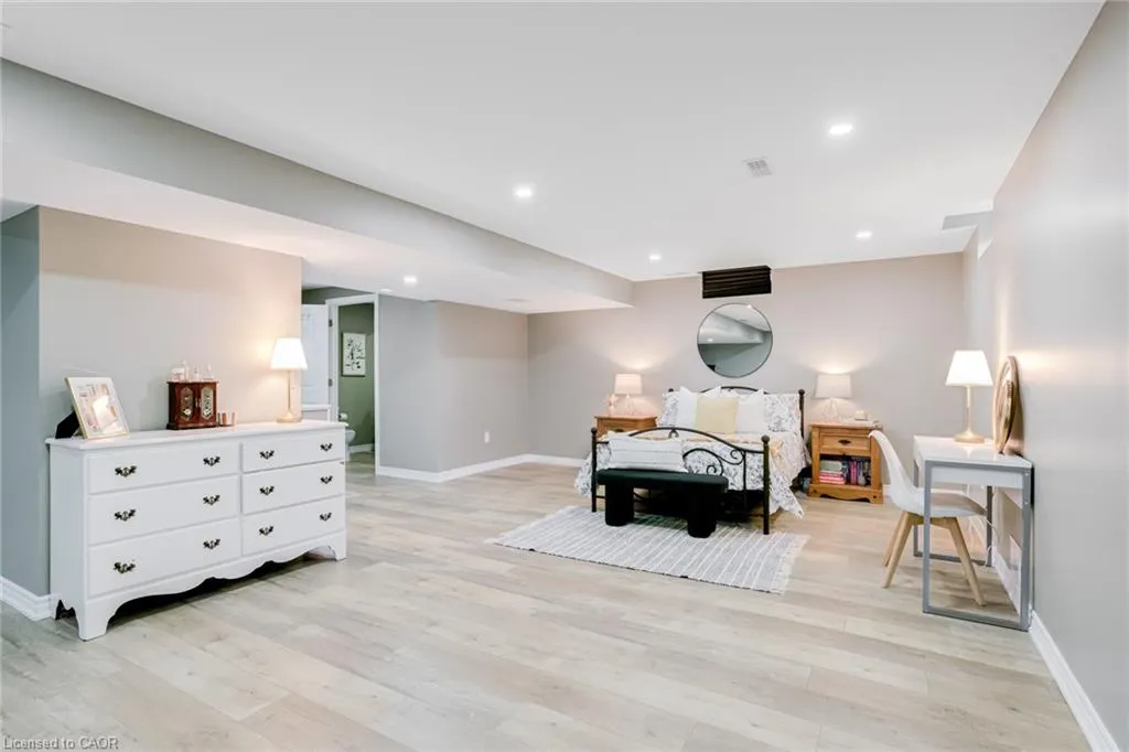 7 Kinsman Drive