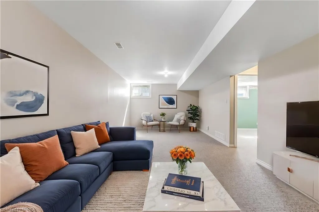 19 Hanlon Place #15