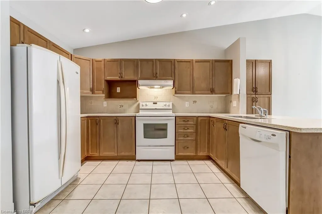 19 Hanlon Place #15