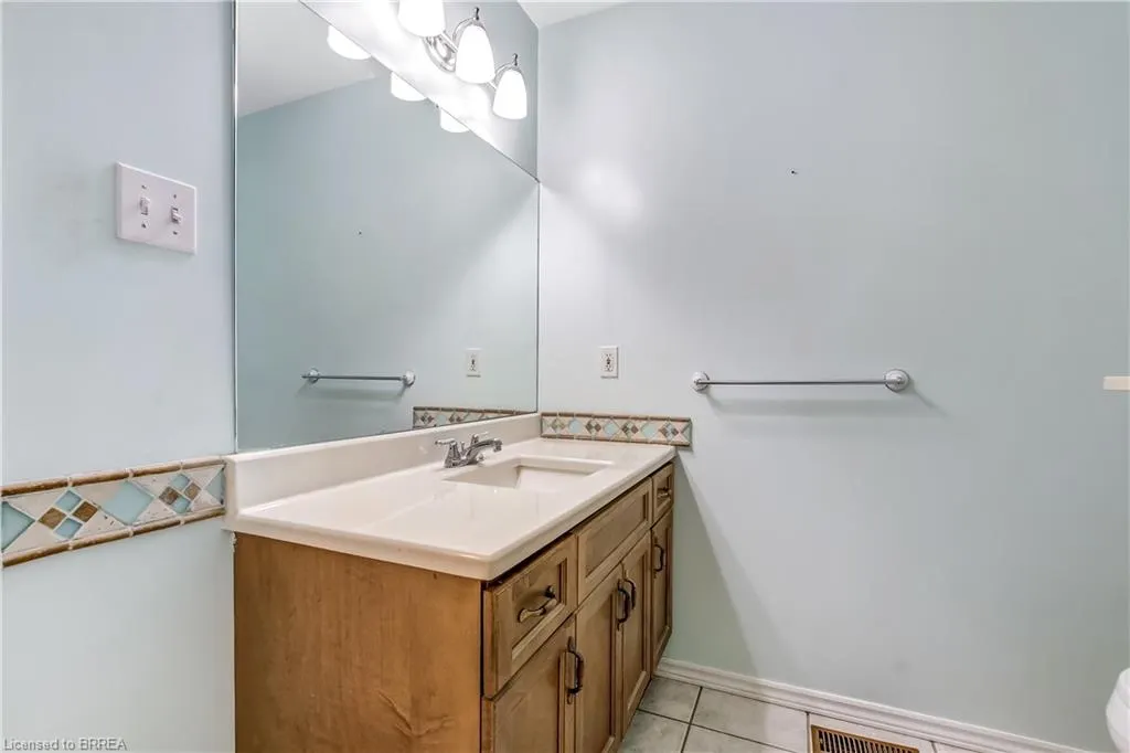 19 Hanlon Place #15