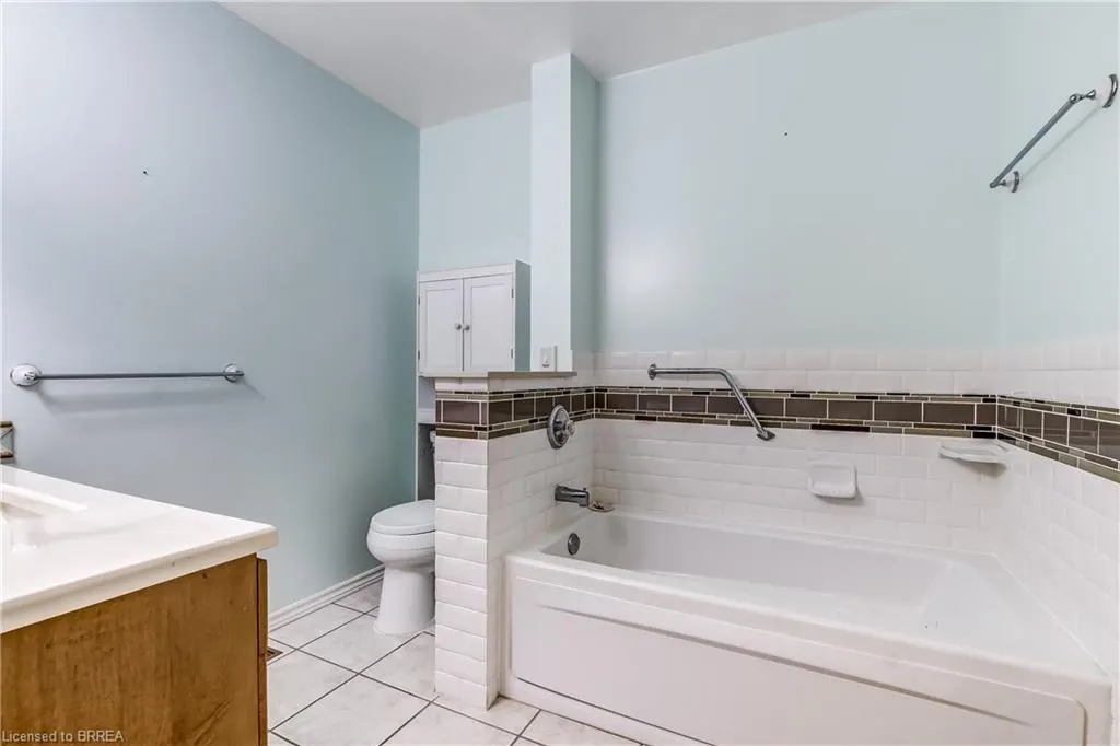 19 Hanlon Place #15