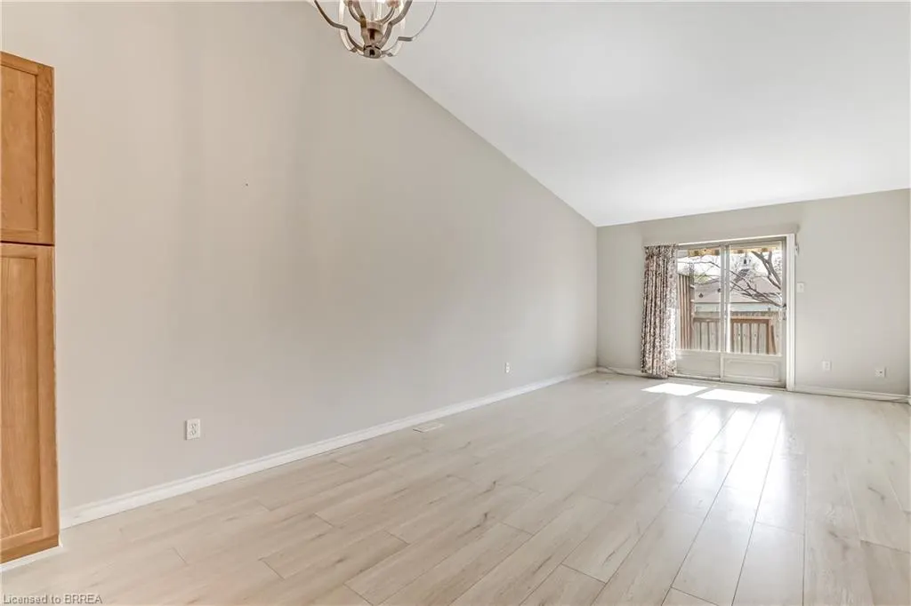 19 Hanlon Place #15