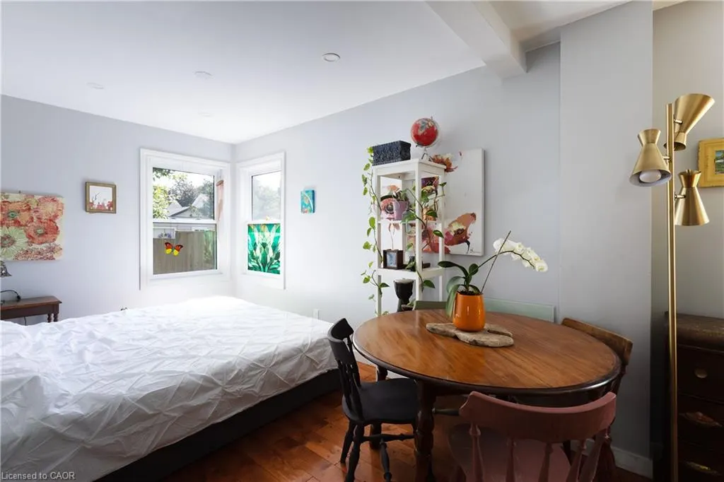 15 Spencer Avenue