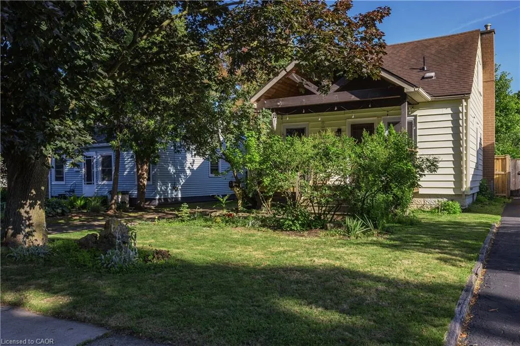 15 Spencer Avenue