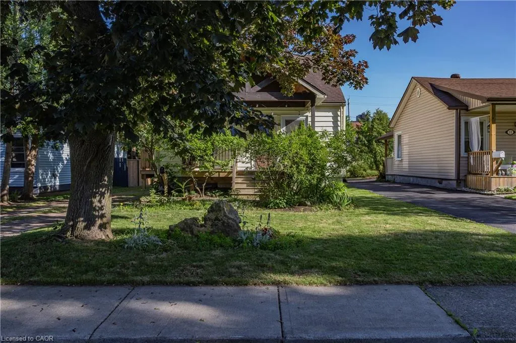 15 Spencer Avenue