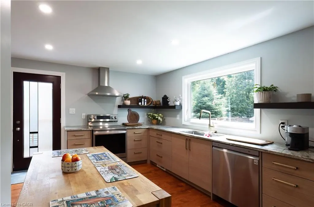 15 Spencer Avenue