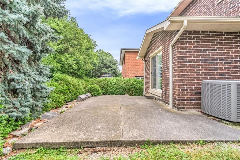 2529 Claymore Crescent