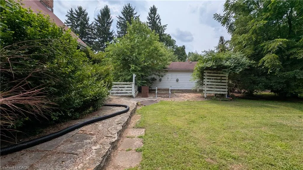 127 Brant Road