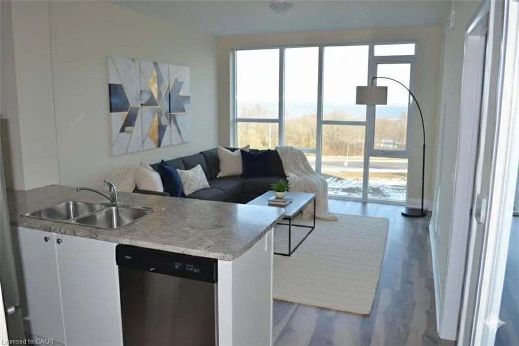 16 Concord Place N #516