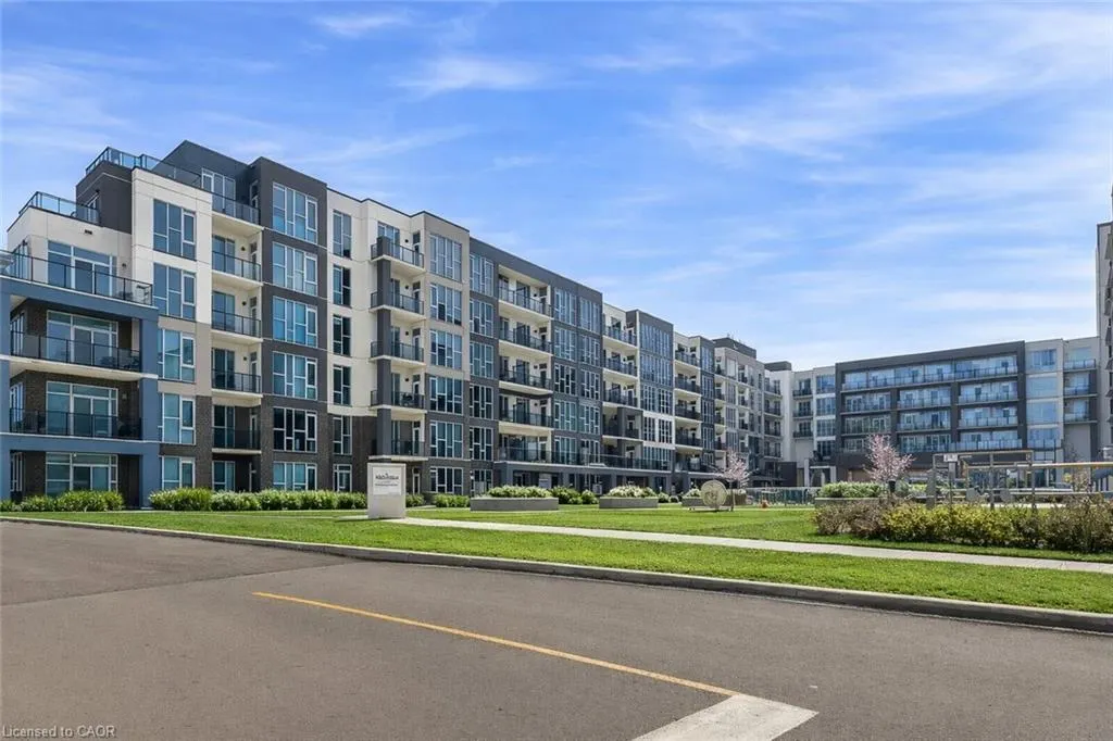 16 Concord Place N #516