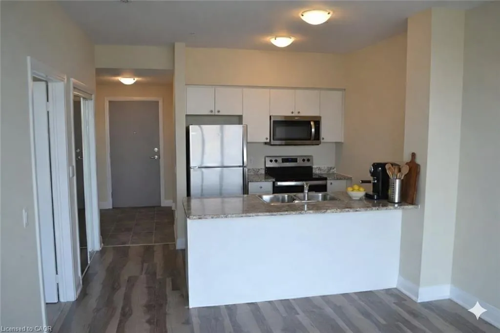 16 Concord Place N #516