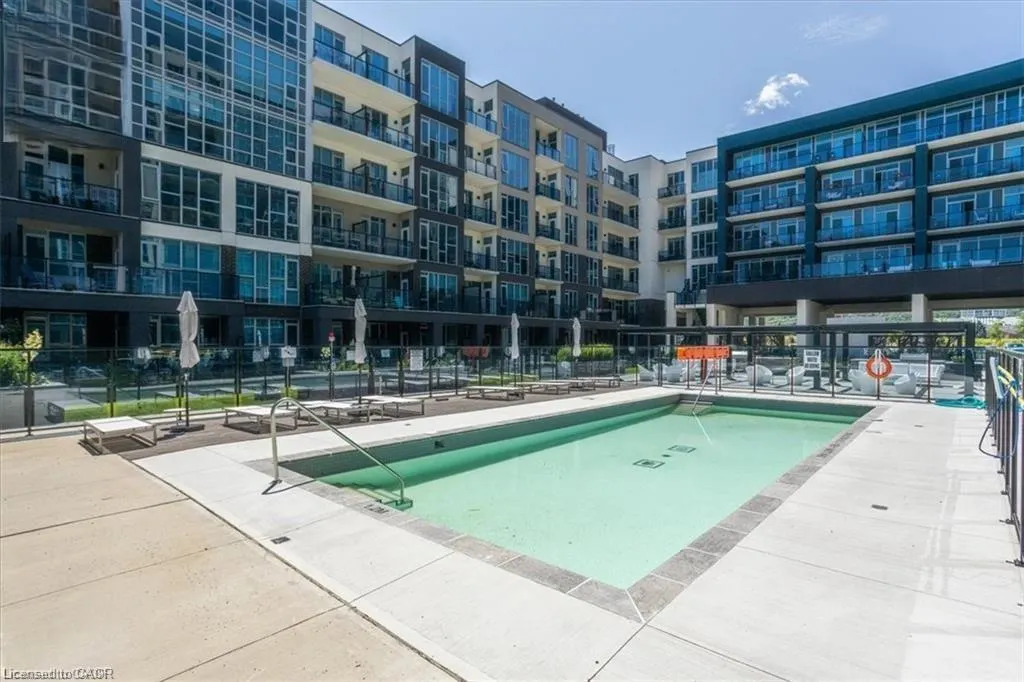 16 Concord Place N #516