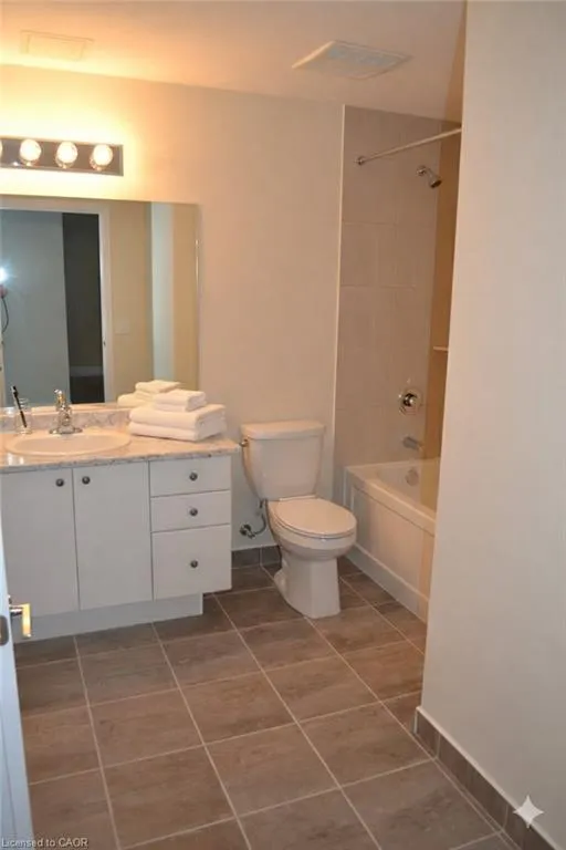 16 Concord Place N #516