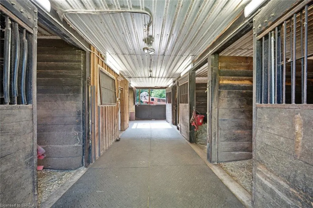 1213 Concession 5 Road W