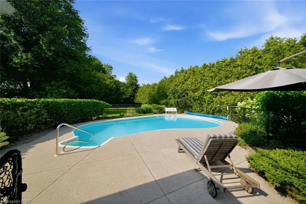 1213 Concession 5 Road W