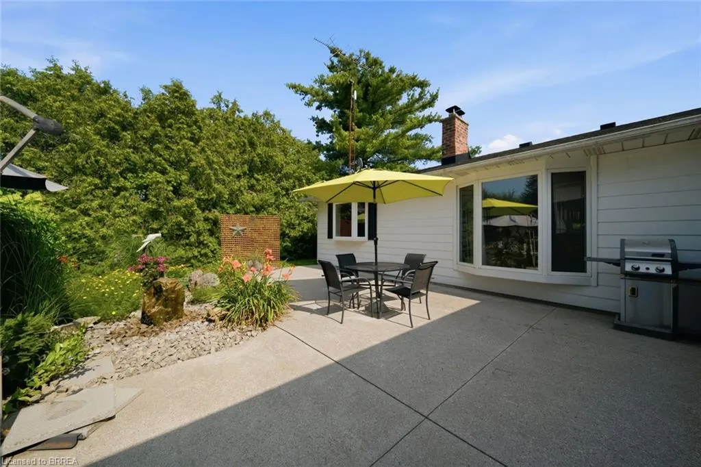 1213 Concession 5 Road W
