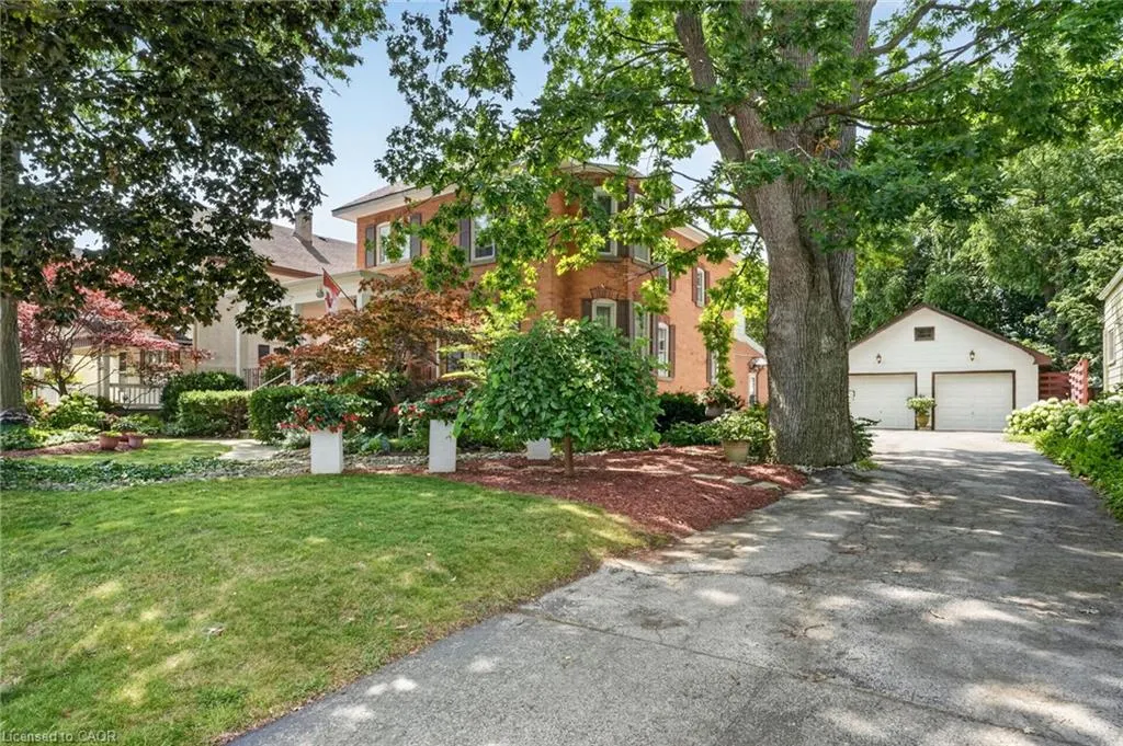 438 Broad Street W