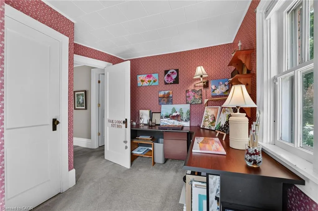 438 Broad Street W